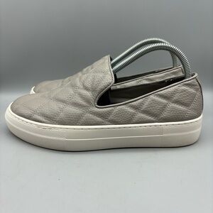 Steve Madden Globe Shoes Women’s Size 8.5 M Gray Slip On‎ Quilted
